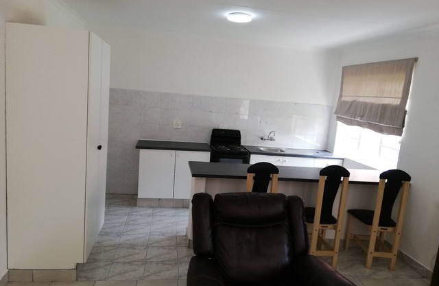 Charnom Luxurious accommodation with cctv and electric fence