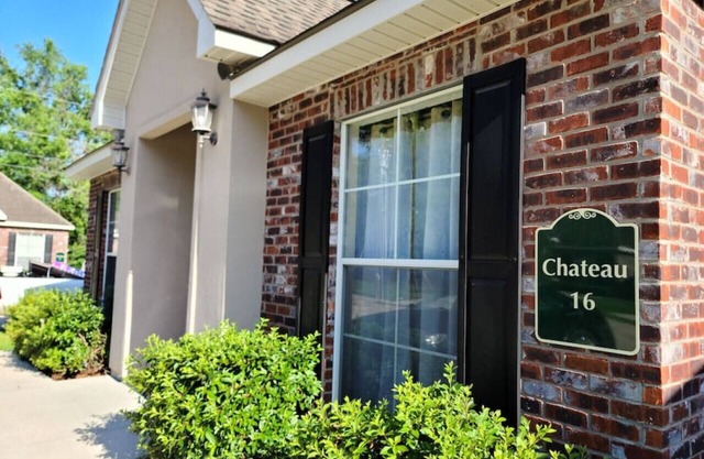 Chateau 16, spacious townhouse in Tickfaw, LA