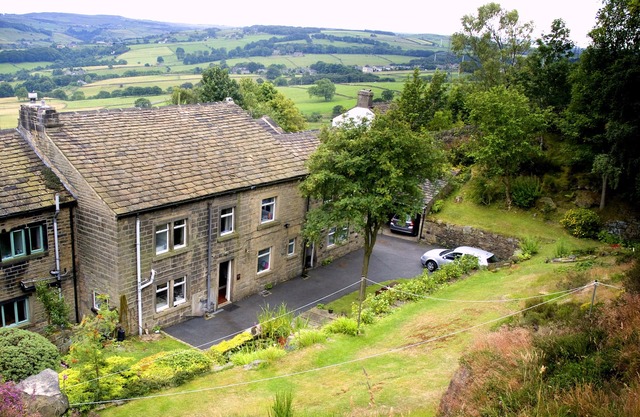 Cherry Tree Cottage pet friendly Ripponden near Halifax Yorkshire.