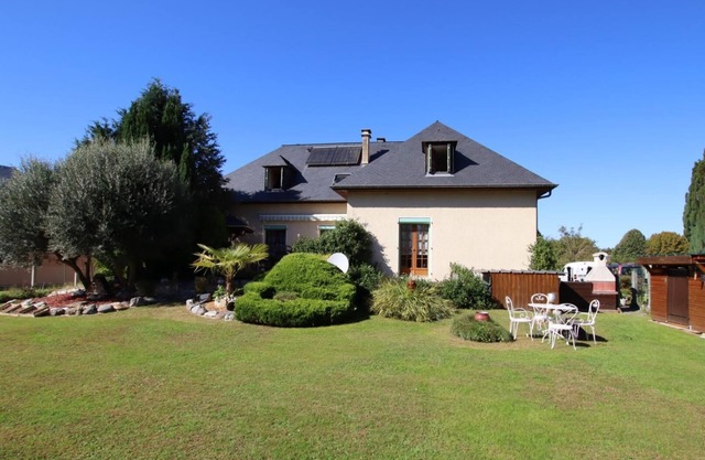 CHEZ VIVES - MONTAUT