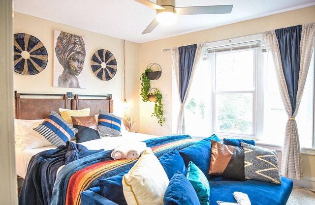 Chic 4BR Dwelling w/Backyard in Philadelphia