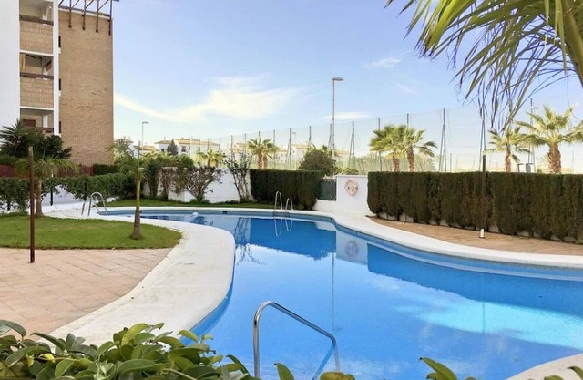 Chic Apt by Playa Granada