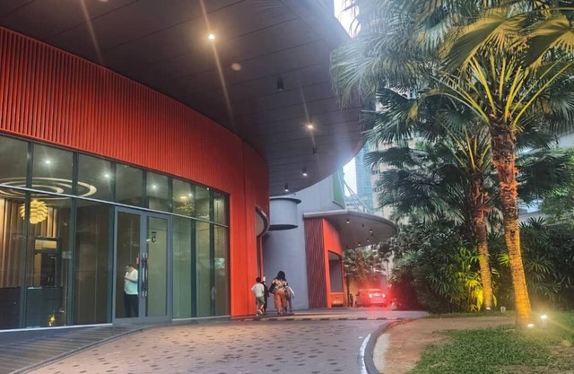 Chic building with 2 bedrooms and WiFi, AC in vibrant Kuala Lumpur