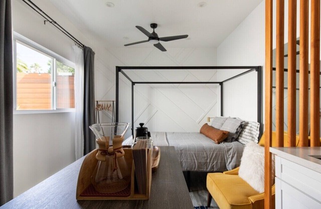 Chic Modern Studio Near the Best LA Beaches