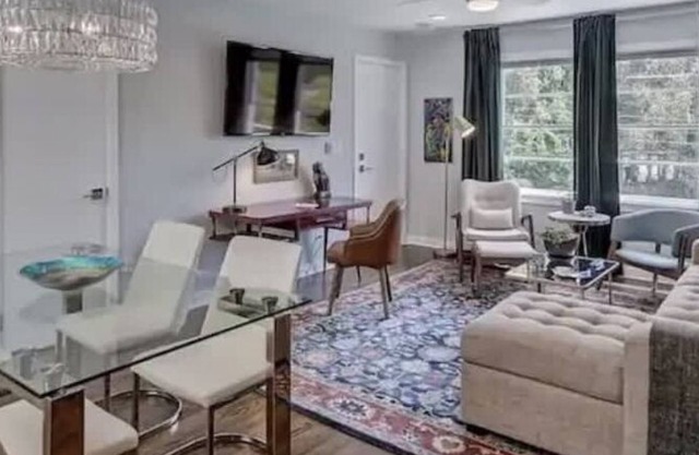 Chic Myers Park 1BR King Condo | Queens Rd