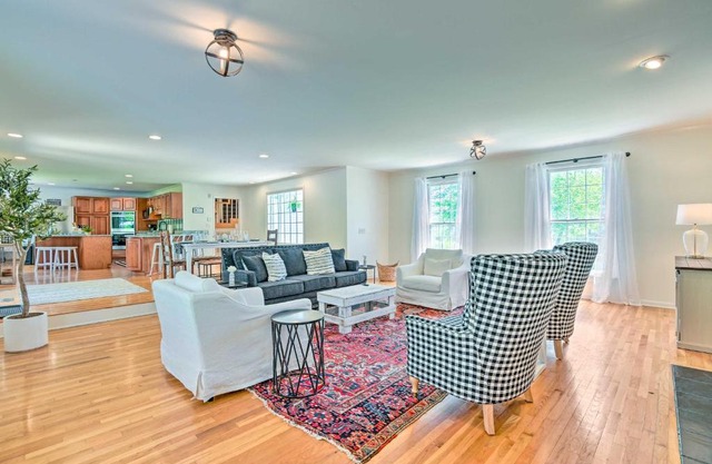 Chic Nashville-Area Retreat with Private Pool!