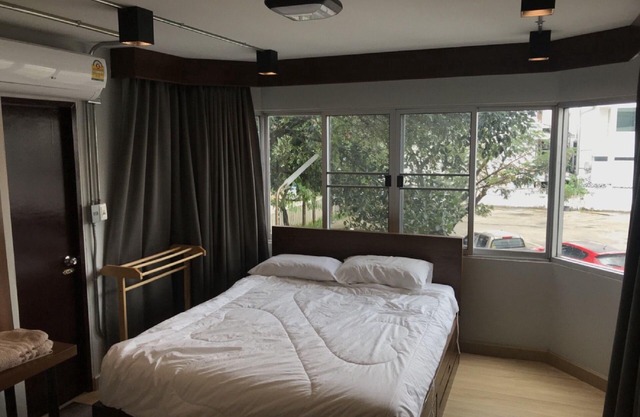 Chic & spacious room, middle of Nimman