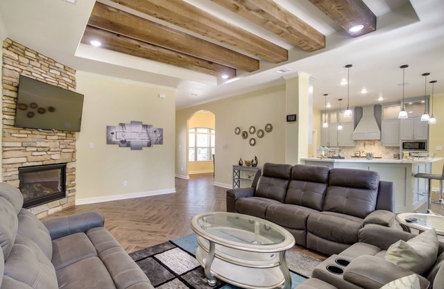 Chic Texas Abode w/Patio & Fenced-In Yard!