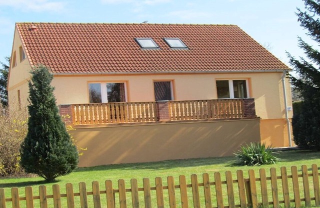 Child-friendly apartment with terrace, 800m to the beach