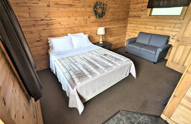 Chip-Wa Lodging Room 1