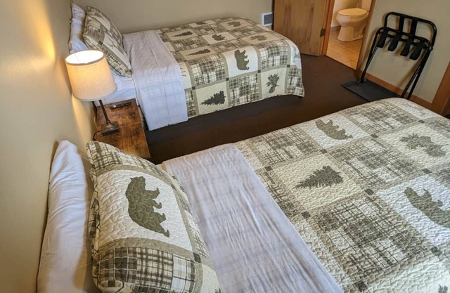 Chip-Wa Lodging Room 3