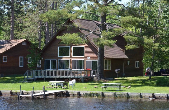 Chippewa Flowage Luxury Cabin #11