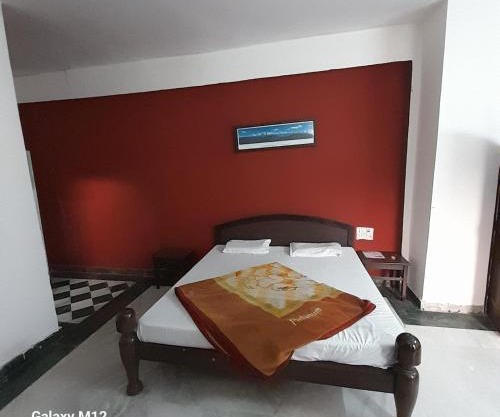 Chitra Lodge family hotel near railway station