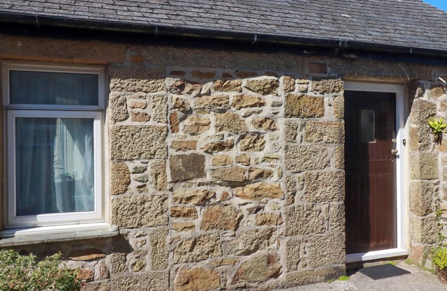 CHYANCROWSE, pet friendly, with a garden in Gulval