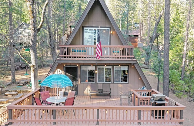 Cinnamon Bear-Adorable A-Frame with A/C!
