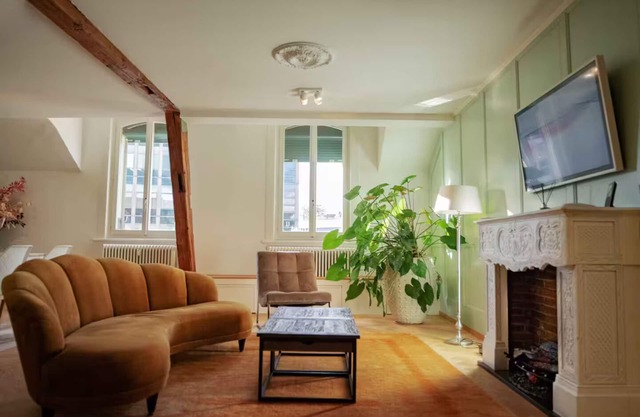 City apartment with pool in the heart of Bern