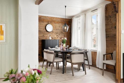 City Center Gem I Traditional Bergen Style