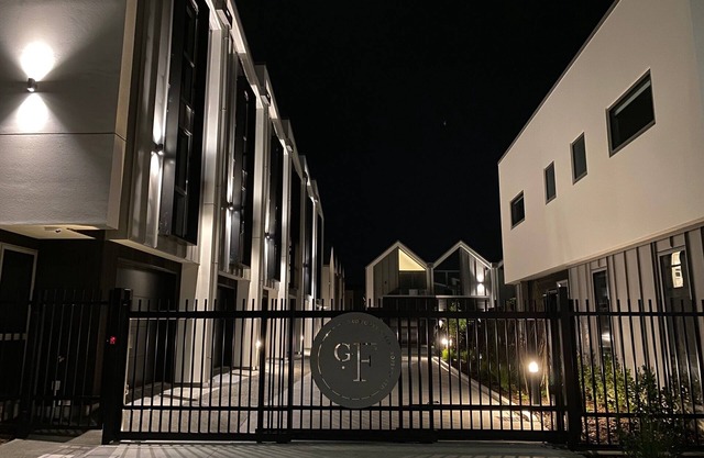 City Escape - Secured Parking- Family/pet Friendly, Walk to City Centre