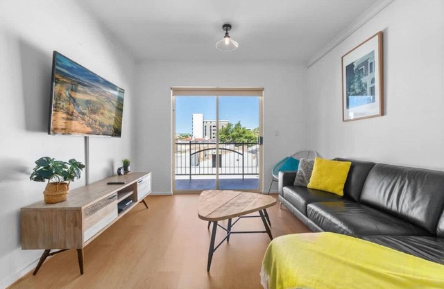 City Haven Modern 2BR Apartment on Carrington St
