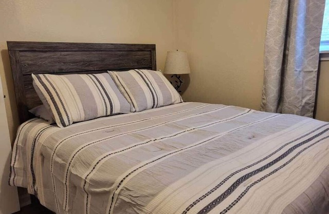 City-view 1BR near TTU & downtown