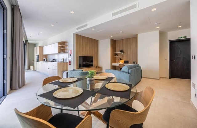 Cityscape Residence in Mercury Tower
