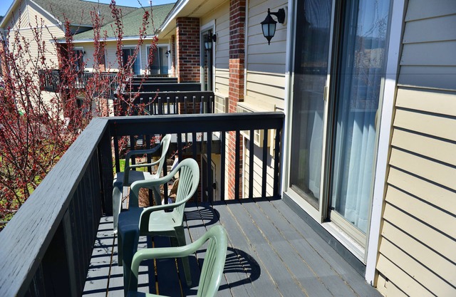 Clarion Inn & Suites at the Outlets of Lake George