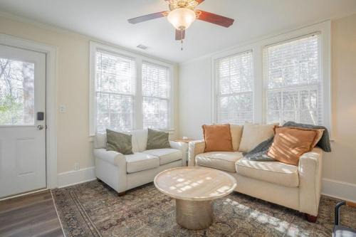 Classic City Apartment w Firepit