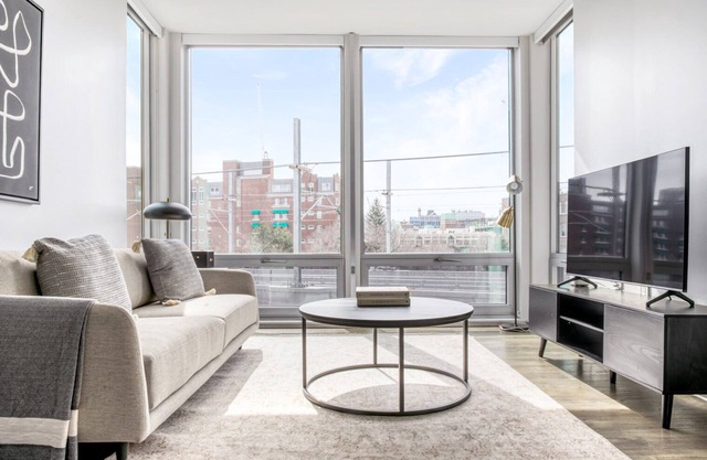 Classic East Cambridge 2BR w/Gym & W/D, near Lechmere T, by Blueground