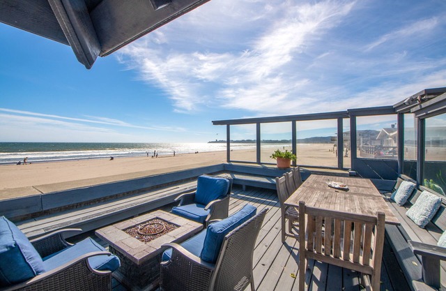 Classic Oceanfront Stinson - The Whale House