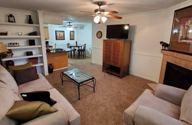 Clean 1 bedroom, 1 bath Condo! Fully Furnished! Washer/Dryer inside!