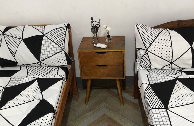 Clean and budget Guesthouse in Patar w/RESERVED Open cottage on Beachfront