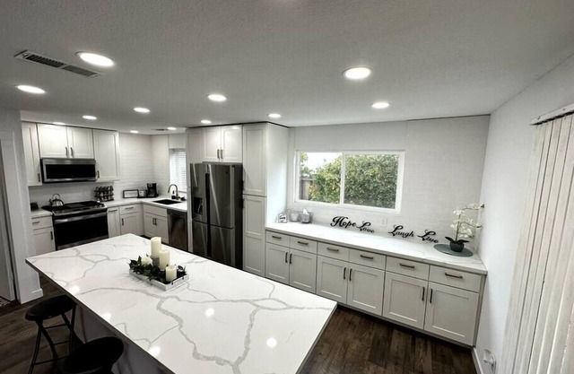 Clean and comfy w/fast internet