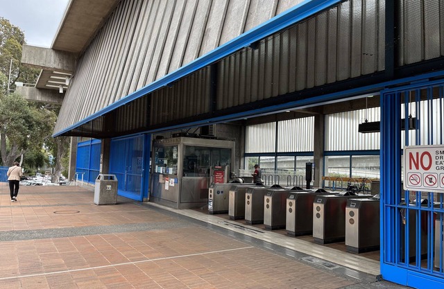 Clean and Cozy 1 bedroom apartment conveniently located in Sunny Bernal Heights.