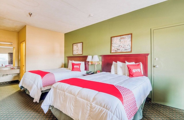 Clean Budget Room Near Grenada Dining + Queen Beds, Pet Friendly & Parking