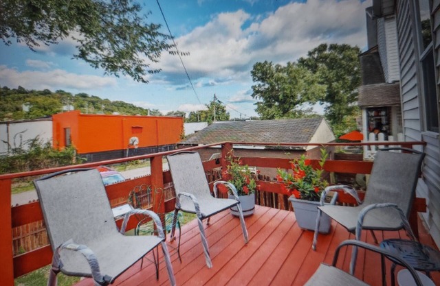 Clean Cozy Private Vacation Home w Grill Yard Free Parking OTR is 5 mi sleeps 6