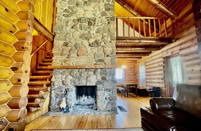 Clean Log Cabin in Trout Fishing mecca!