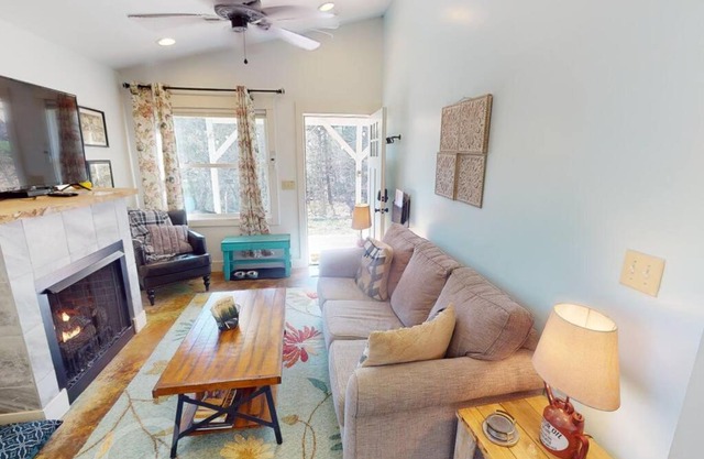 Clementine Cottage at Doe Creek