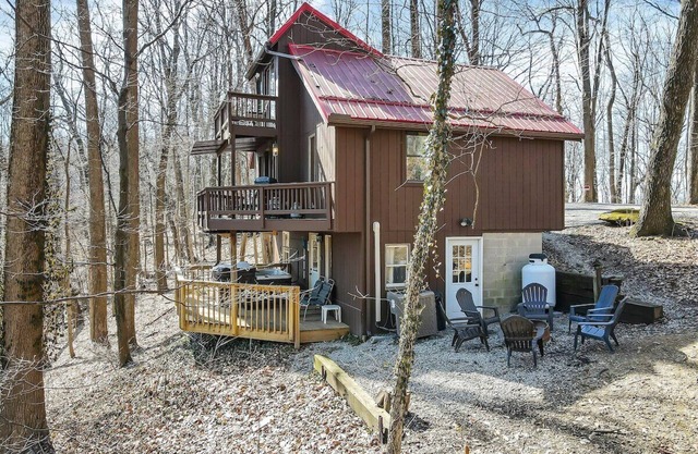 Cliff's Edge (Hocking Hills Area)