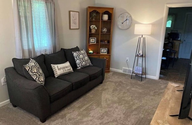 Cliffside Getaway: Turning Stone, Vernon Downs,etc