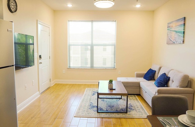 🔥CLOSE 2 BEACH❤️ | SLEEPS 4 W/W+D