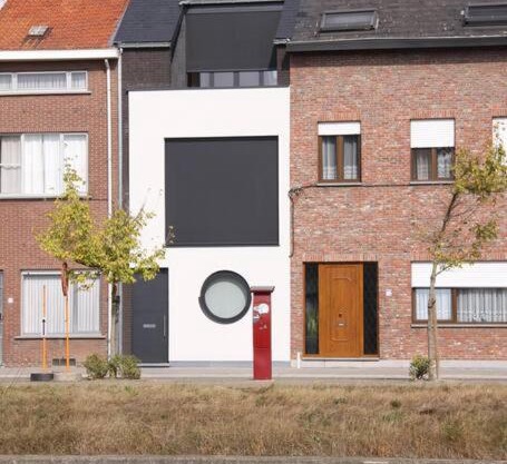 Close 2 railway station&city center