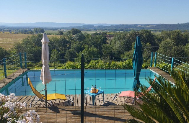 Close to Castres, panoramic view 15 days € 800 -2 free days 30-15. 08