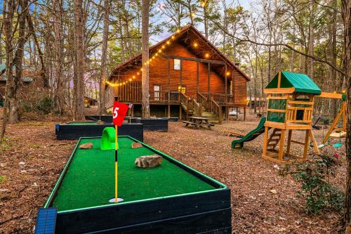 Close to Lake Putt Putt, Pool Table, Play set