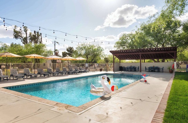 Close to Mt. Lemmon, Large Heated Pool Solana #2