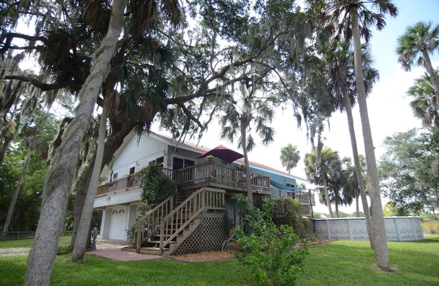 * Closest SCALLOPS! MIMI'S RIVERHOUSE pool/boat docking onsite