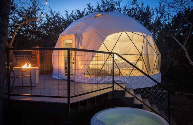 Cloud Dome W/Private Hot Tub and Outdoor Shower!