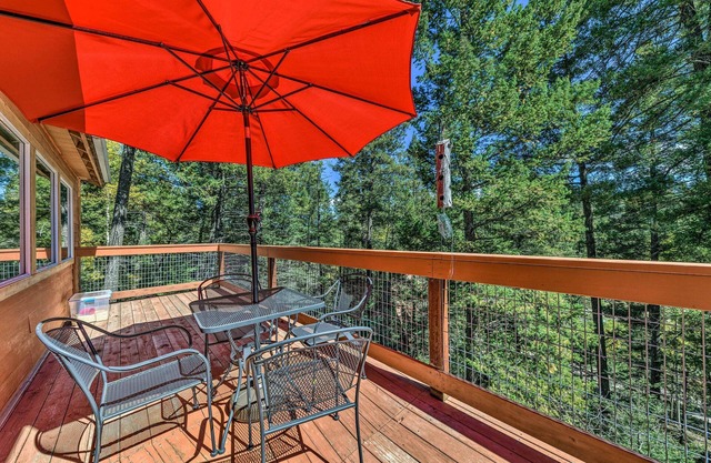Cloudcroft Cabin w/Deck < 2 Mi to Downtown!