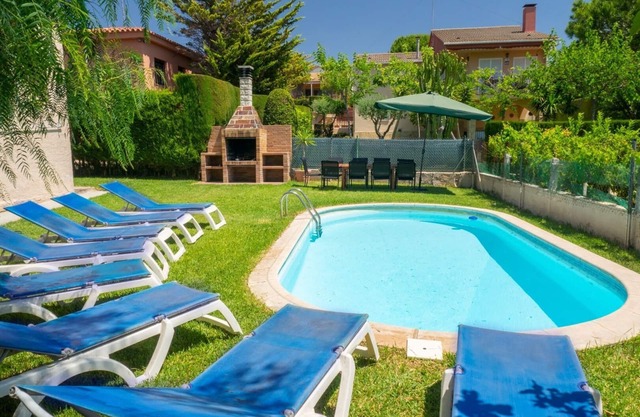 Club Villamar - Beautiful and spacious villa in a very quiet area. is very close to all services .
