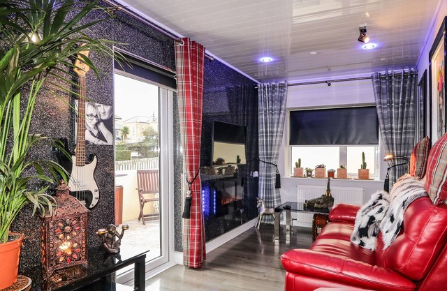 CLUBHOUSE VIEW APARTMENT, pet friendly in Castlerock