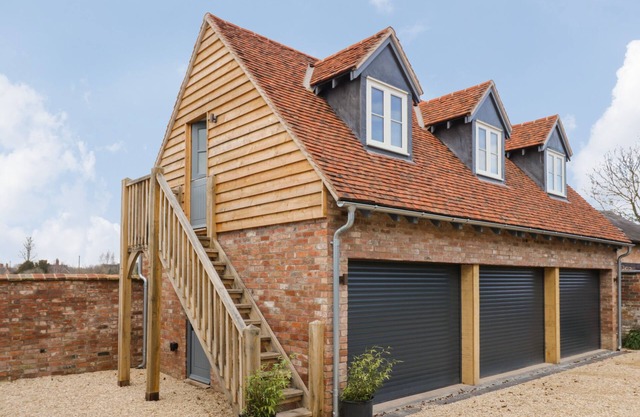 COACH HOUSE MEWS, pet friendly in Alderminster